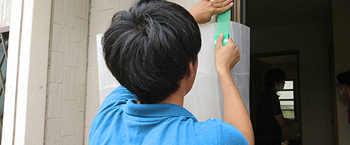 厳重な養生を行い安全に運び出し