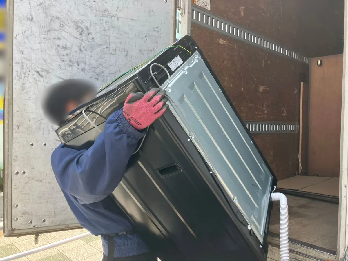 「1Kのマンションから壊れた家電などの不用品を回収しました」作業写真