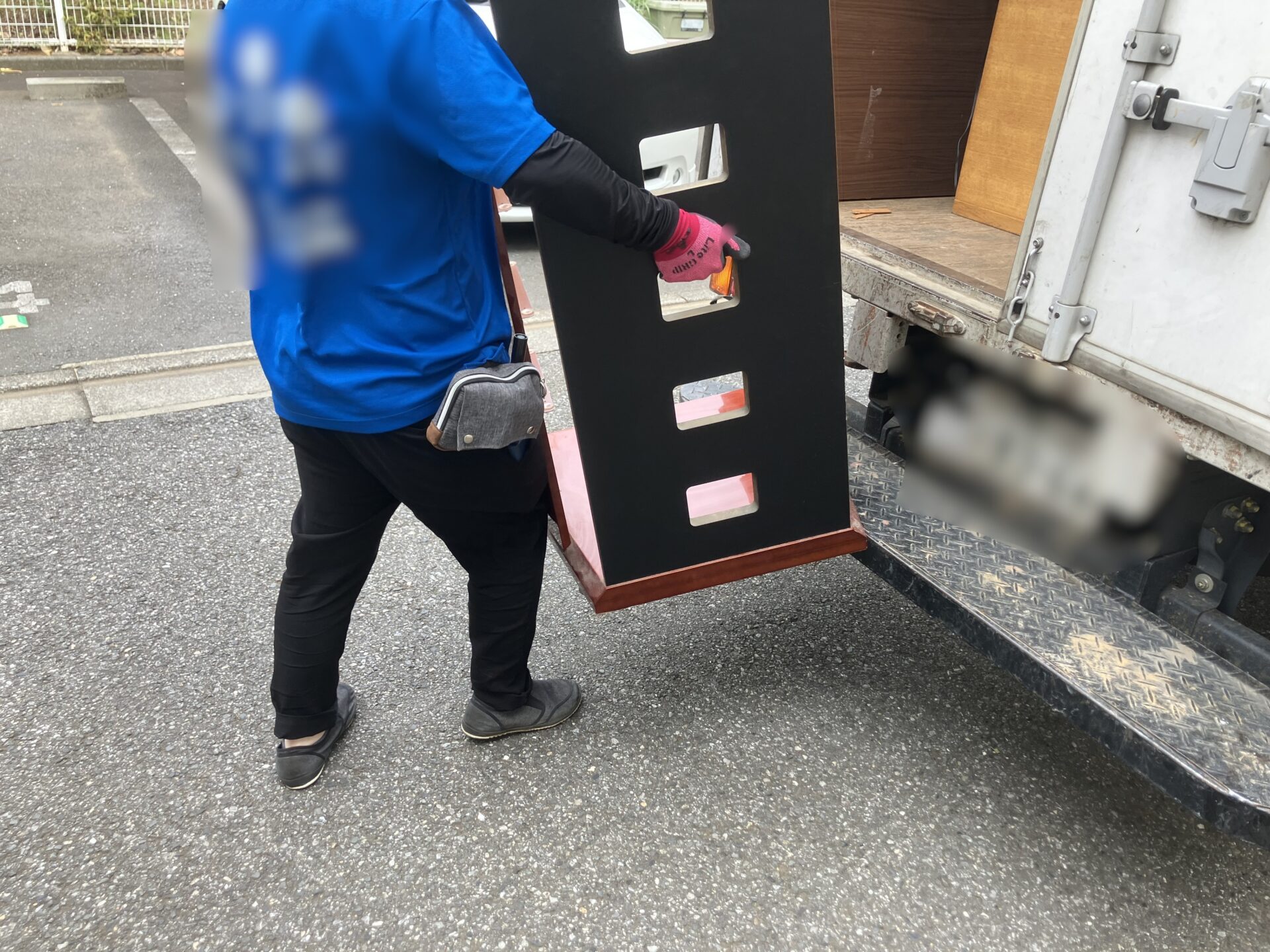 「2LDKのマンションのお部屋から棚を回収しました」作業写真