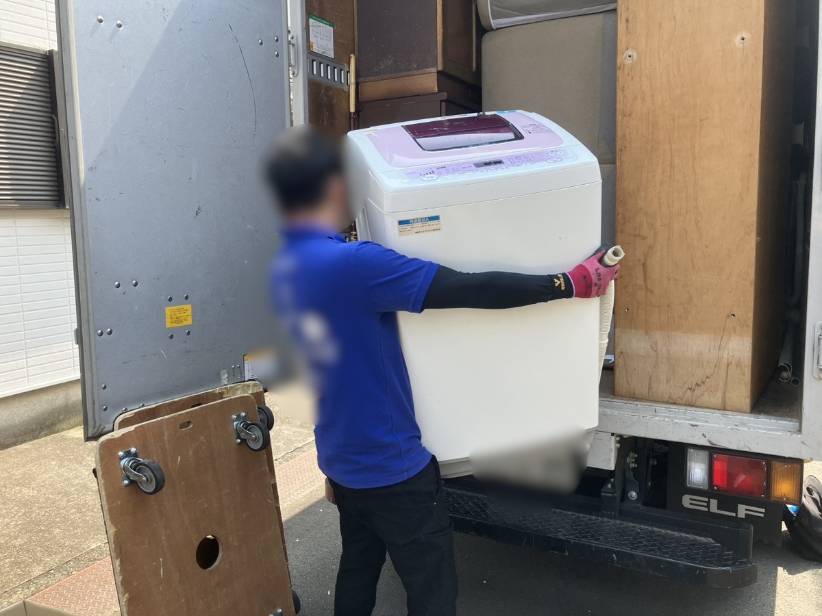 「1Kのマンションのお部屋から洗濯機を回収しました」作業写真