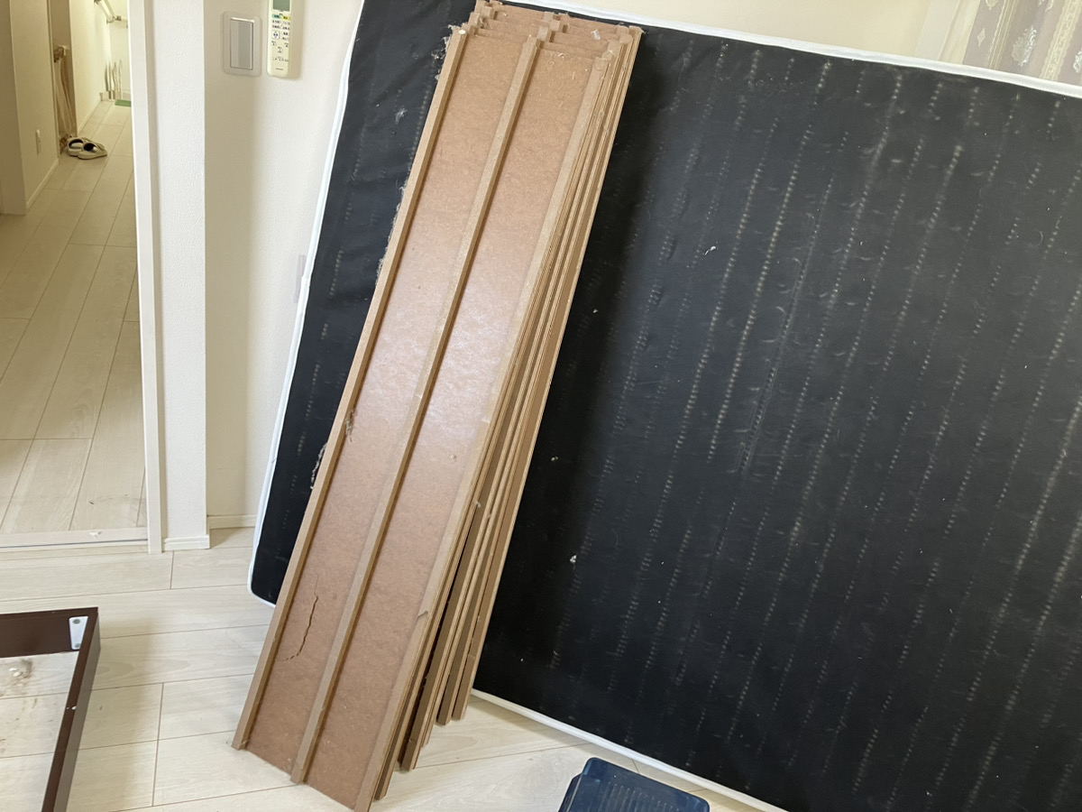 「1Rのマンションから大型のベッドを解体し安全に回収しました」作業写真