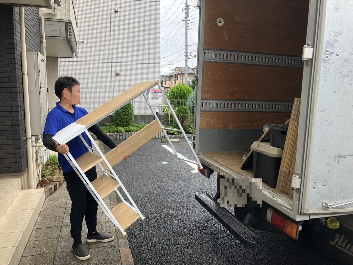 「1LDKのマンションから不要なオープンラックを回収しました」作業写真